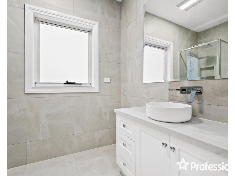 2/27 Erskine Ridge, Mooroolbark VIC 3138