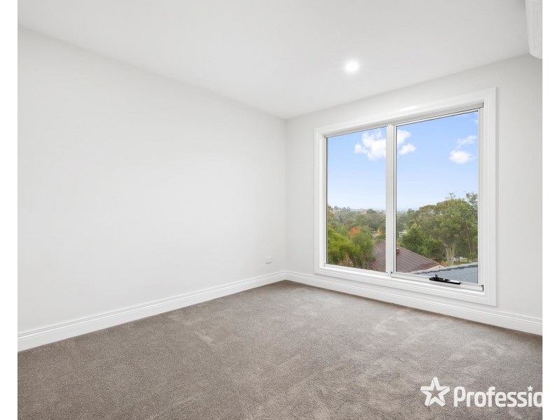 2/27 Erskine Ridge, Mooroolbark VIC 3138