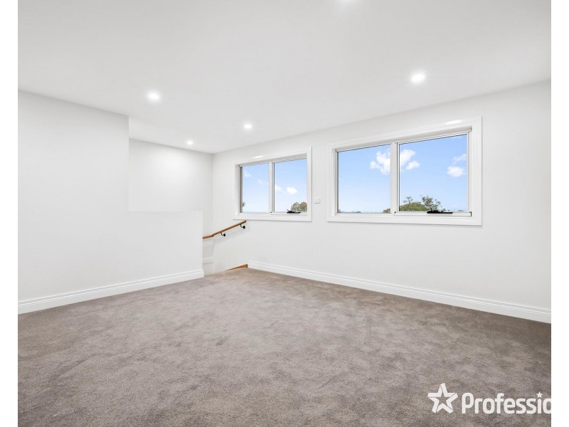 2/27 Erskine Ridge, Mooroolbark VIC 3138