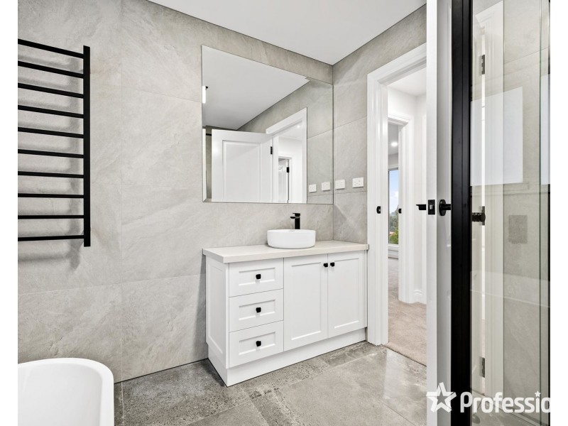 2/27 Erskine Ridge, Mooroolbark VIC 3138