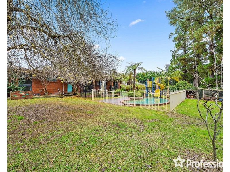 12 The Crescent, Mount Evelyn VIC 3796