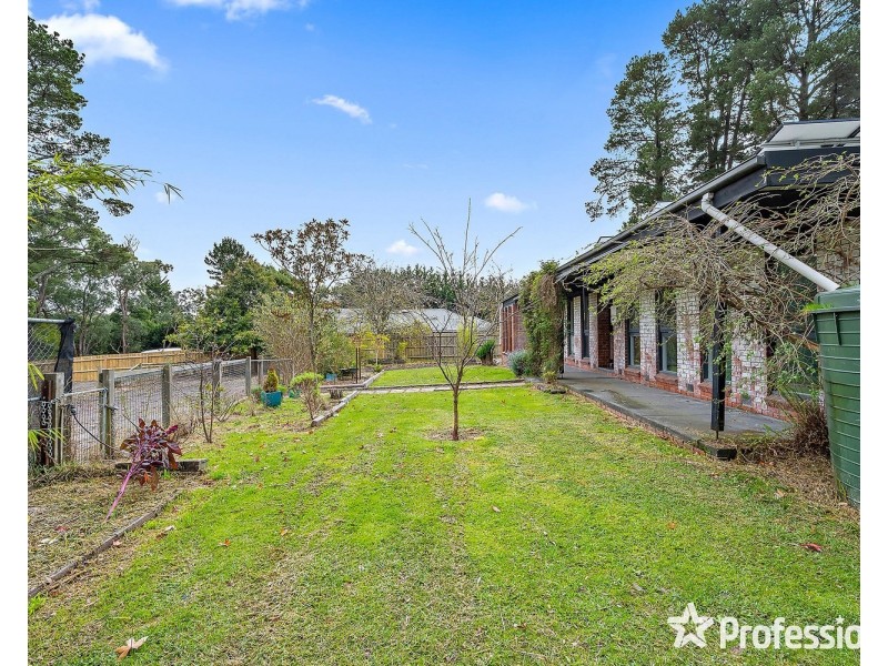 12 The Crescent, Mount Evelyn VIC 3796