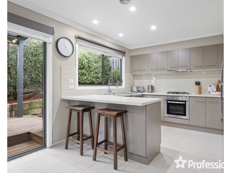 31a Sweetland Road, Mooroolbark VIC 3138