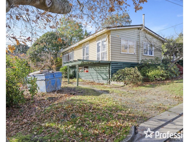 7 Velma Grove, Ringwood East VIC 3135