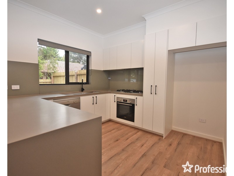 2/5 Stephen Crescent, Croydon VIC 3136