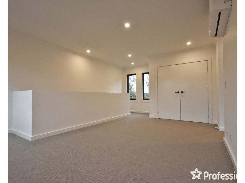 2/5 Stephen Crescent, Croydon VIC 3136