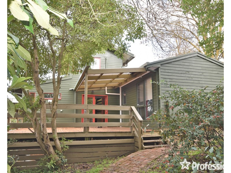 2/7 Central Avenue, Mooroolbark VIC 3138