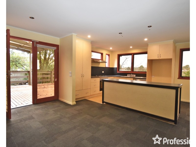 2/7 Central Avenue, Mooroolbark VIC 3138