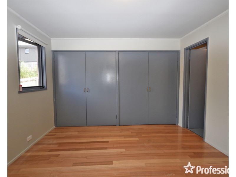 2/7 Central Avenue, Mooroolbark VIC 3138