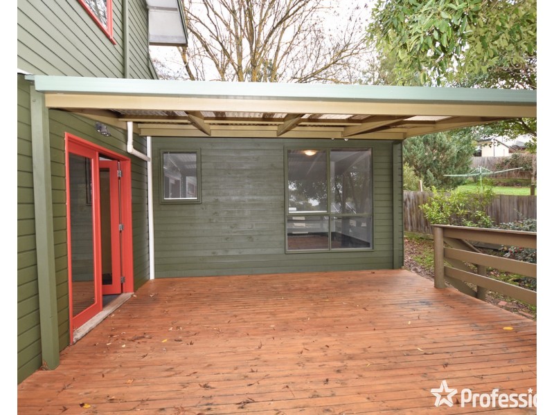 2/7 Central Avenue, Mooroolbark VIC 3138