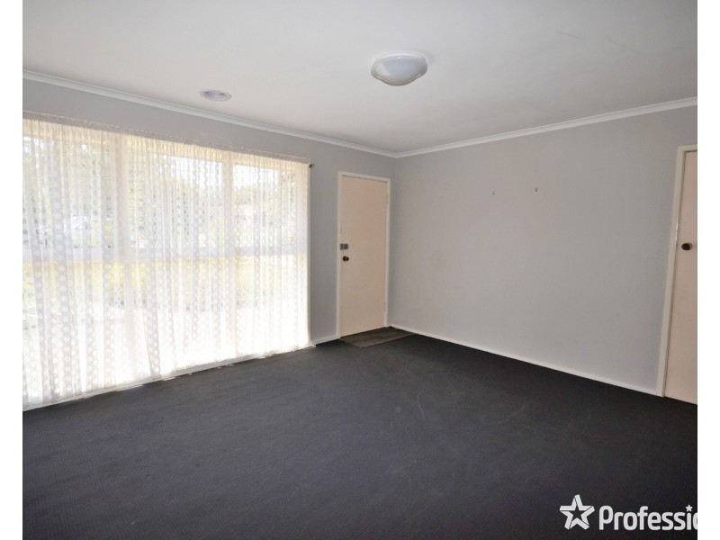49 Pembroke Road, Mooroolbark VIC 3138