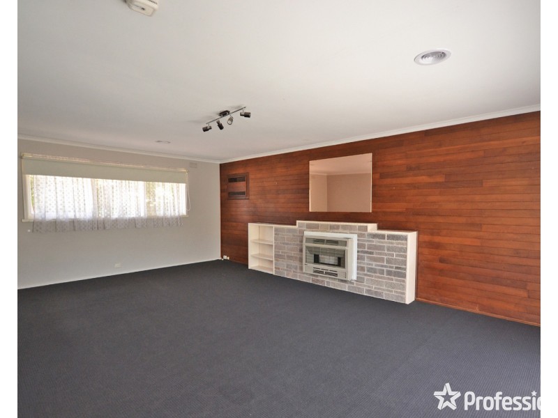 49 Pembroke Road, Mooroolbark VIC 3138