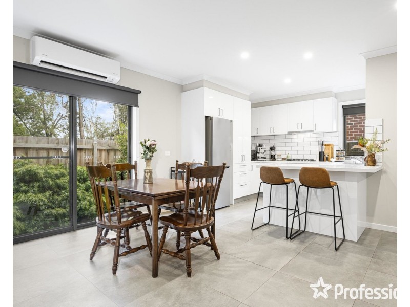 4 Brennan Close, Mooroolbark VIC 3138