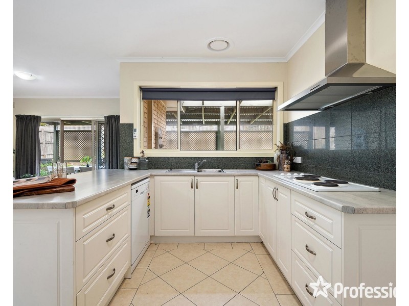 5 Lancaster Place, Chirnside Park VIC 3116