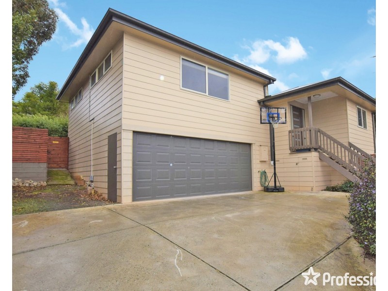 2/4 Thornton Court, Mooroolbark VIC 3138