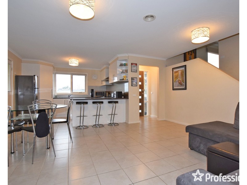 2/4 Thornton Court, Mooroolbark VIC 3138