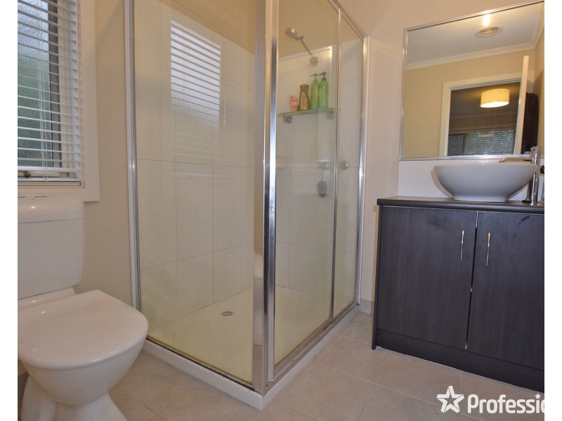 2/4 Thornton Court, Mooroolbark VIC 3138