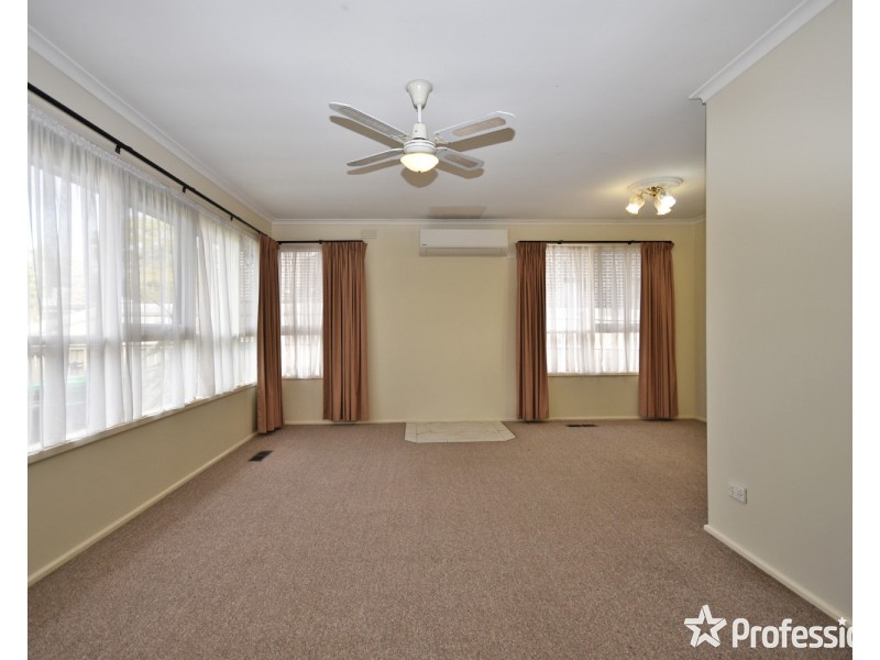 1/13 Terrigal Crescent, Kilsyth VIC 3137