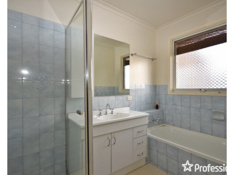 1/13 Terrigal Crescent, Kilsyth VIC 3137