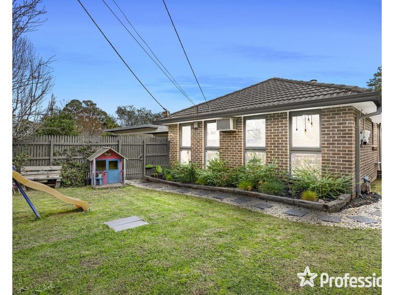 18 Taylors Road, Croydon VIC 3136