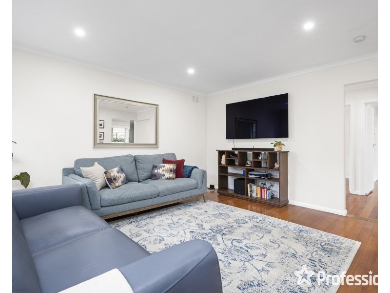 18 Taylors Road, Croydon VIC 3136
