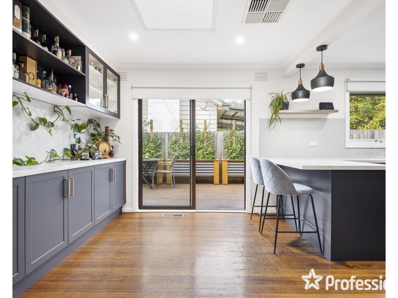 18 Taylors Road, Croydon VIC 3136