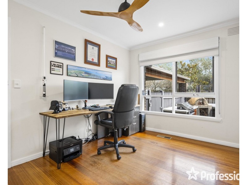 18 Taylors Road, Croydon VIC 3136