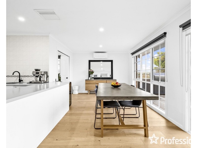 2 Gould Place, Mooroolbark VIC 3138