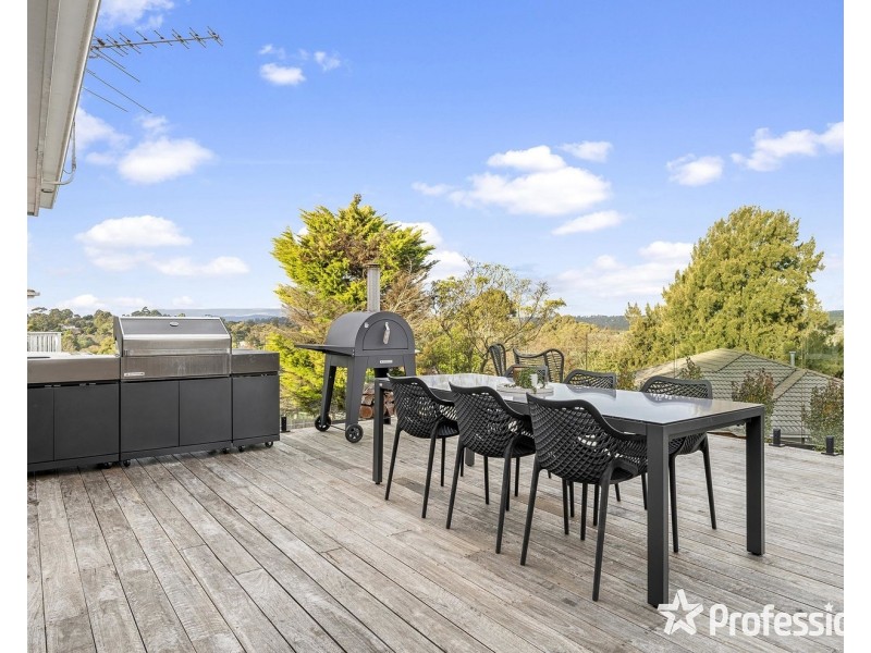 2 Gould Place, Mooroolbark VIC 3138