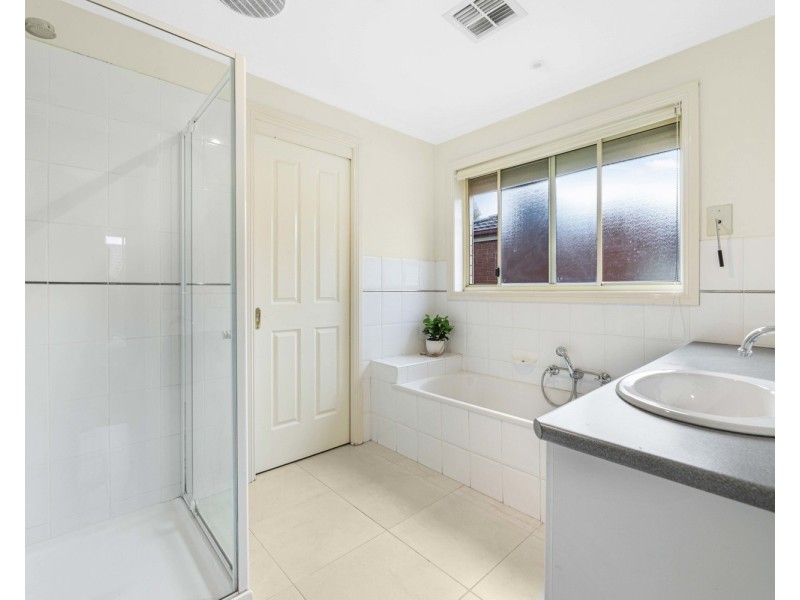 1/16 Mirabel Avenue, Ringwood East VIC 3135