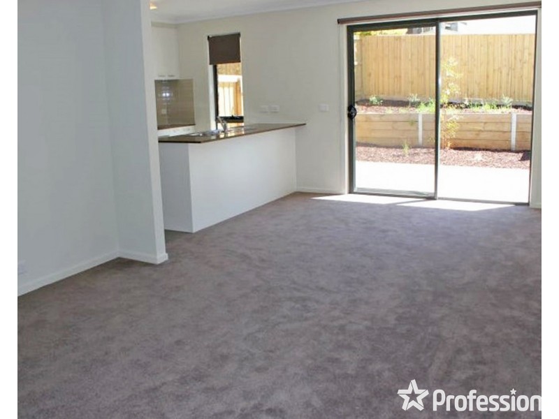 95 Spriggs Drive, Croydon VIC 3136