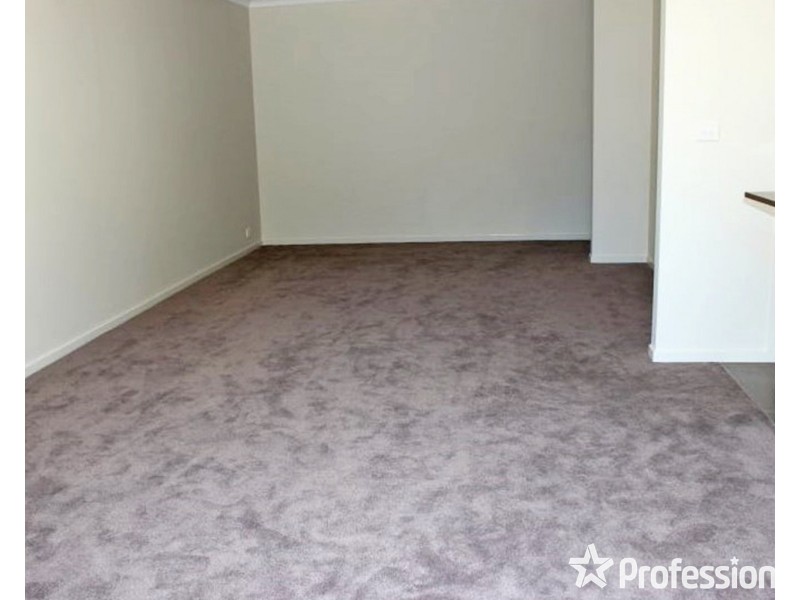 95 Spriggs Drive, Croydon VIC 3136