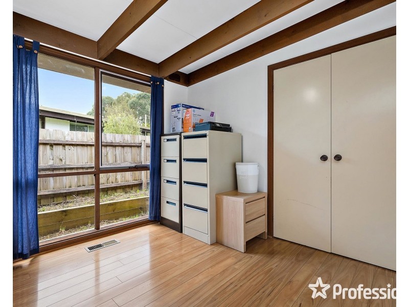 8 Nambour Drive, Mooroolbark VIC 3138