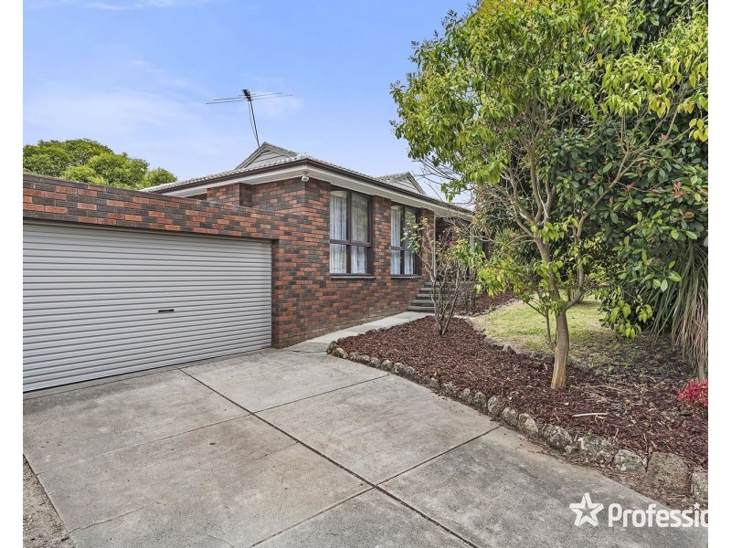 97 Hawthory Road, Kilsyth VIC 3137