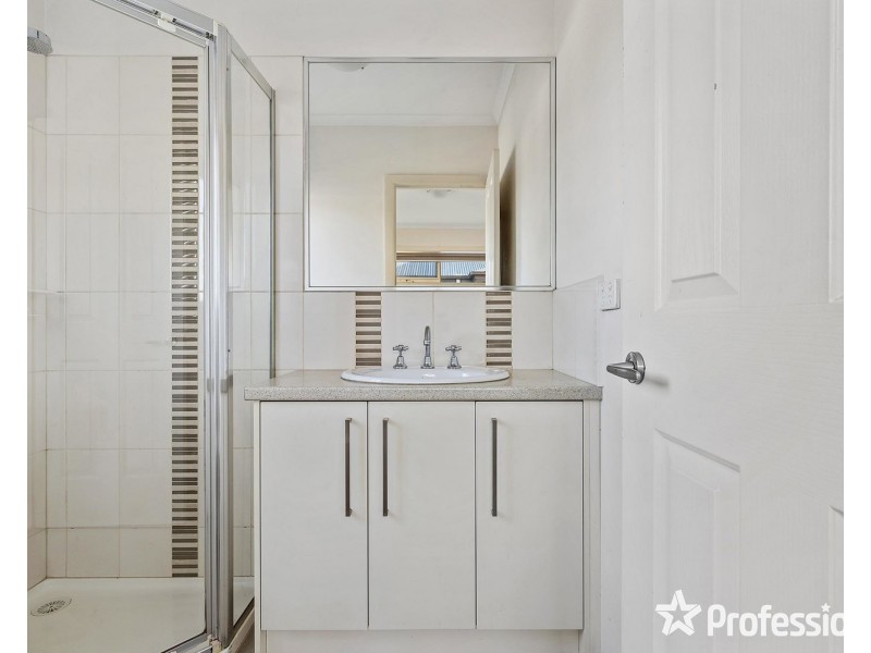 3/15-17 Manchester Road, Mooroolbark VIC 3138