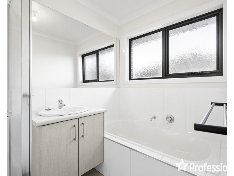2 Kalimna Street, Mooroolbark VIC 3138