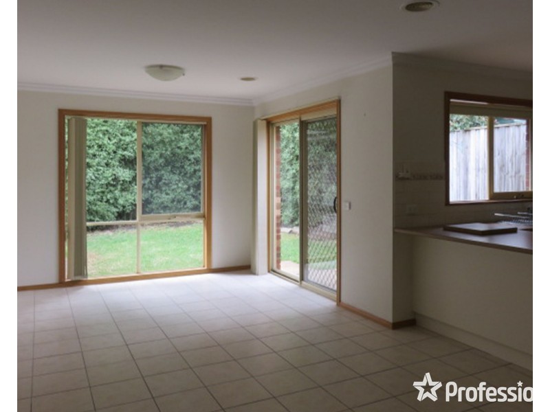 1/8 Devenish Avenue, Montrose VIC 3765