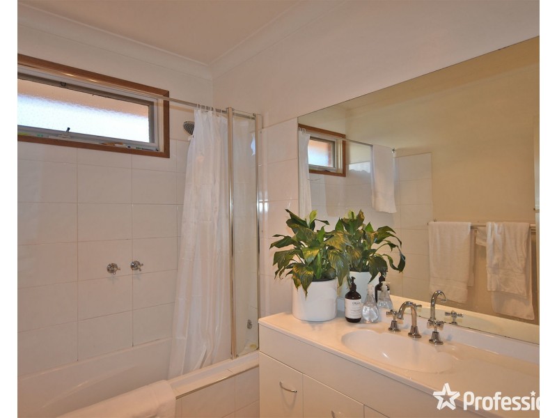 30 Binbrook Drive, Croydon VIC 3136