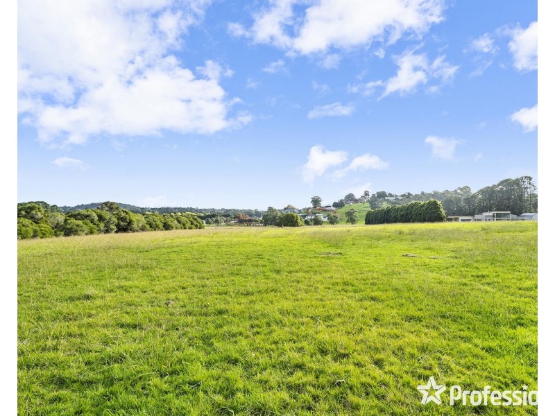 95 Sheffield Road, Kilsyth VIC 3137