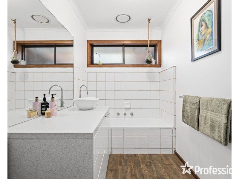 24 North Avenue, Mount Evelyn VIC 3796