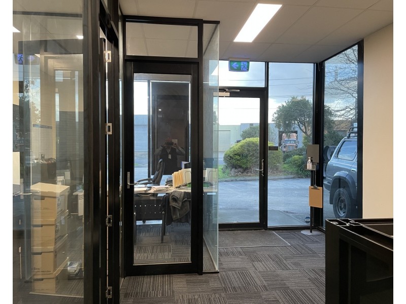 2/11 Nicole Close, Bayswater North VIC 3153