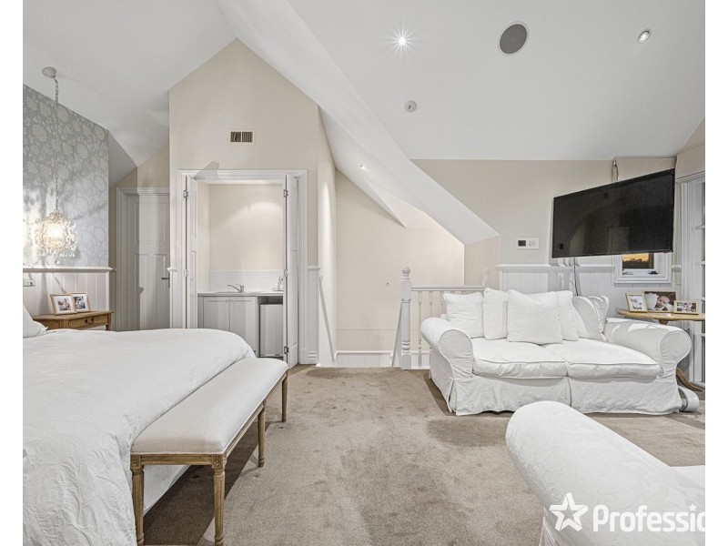 63 Bellbird Drive, Lilydale VIC 3140