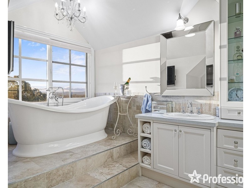 63 Bellbird Drive, Lilydale VIC 3140