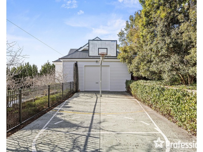 63 Bellbird Drive, Lilydale VIC 3140