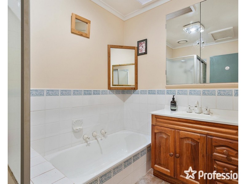 46 Lancaster Road, Mooroolbark VIC 3138