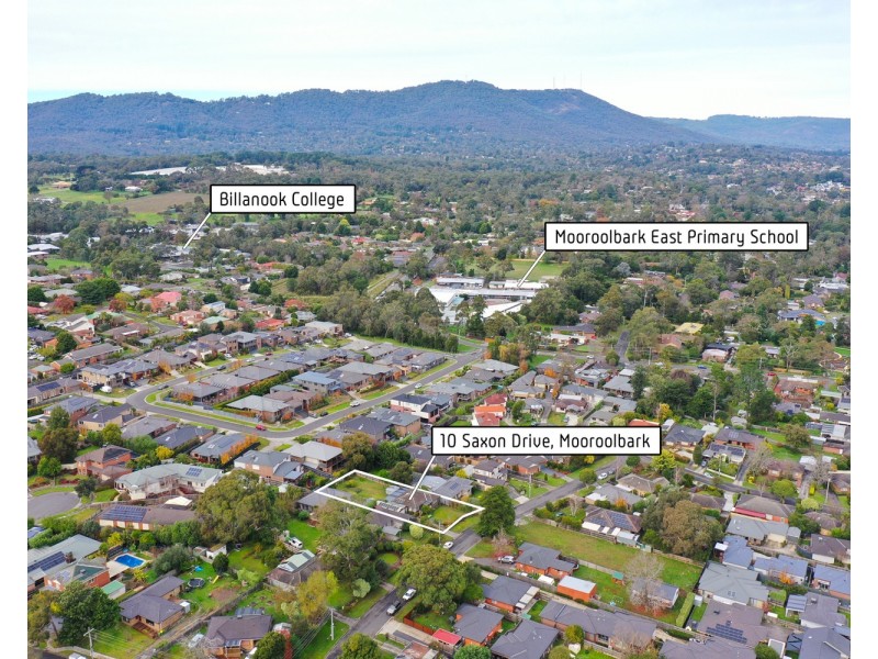 10 Saxon Drive, Mooroolbark VIC 3138