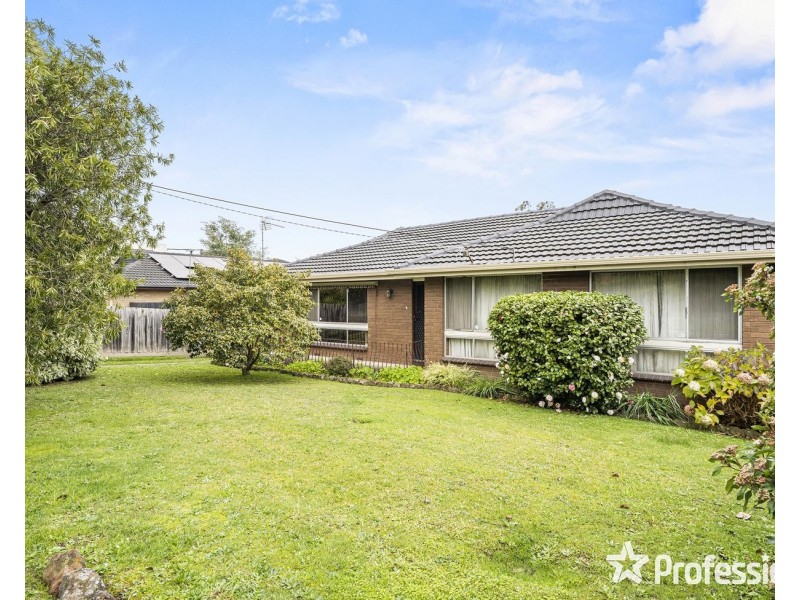 73 Manchester Road, Mooroolbark VIC 3138