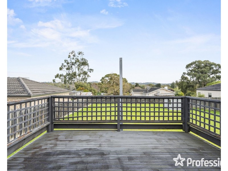 73 Manchester Road, Mooroolbark VIC 3138