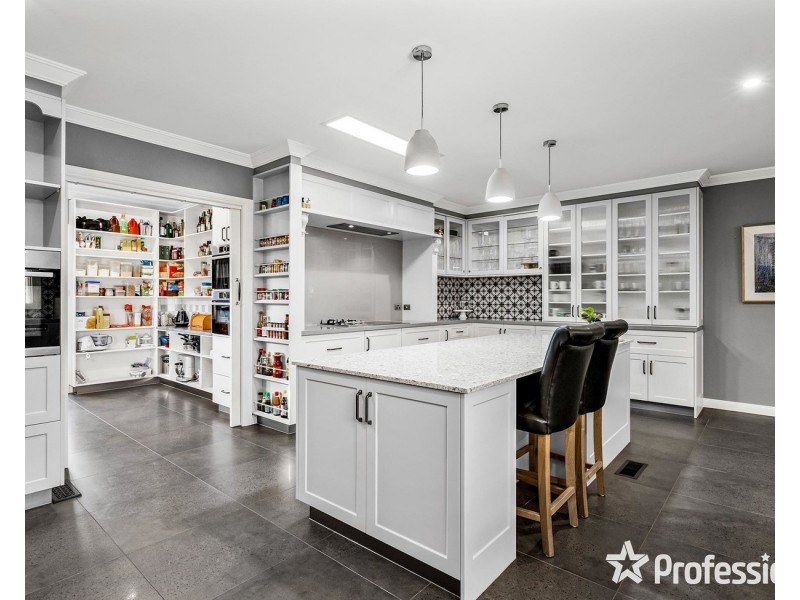16 Charles Road, Lilydale VIC 3140
