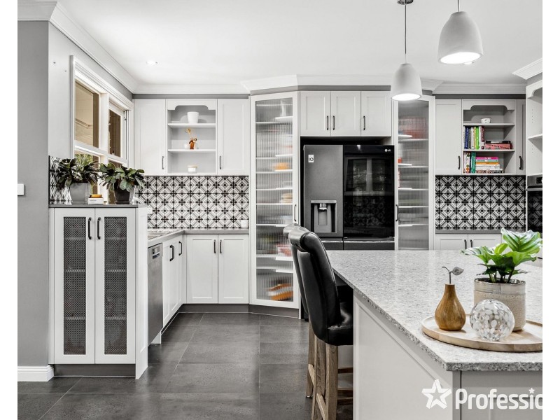 16 Charles Road, Lilydale VIC 3140